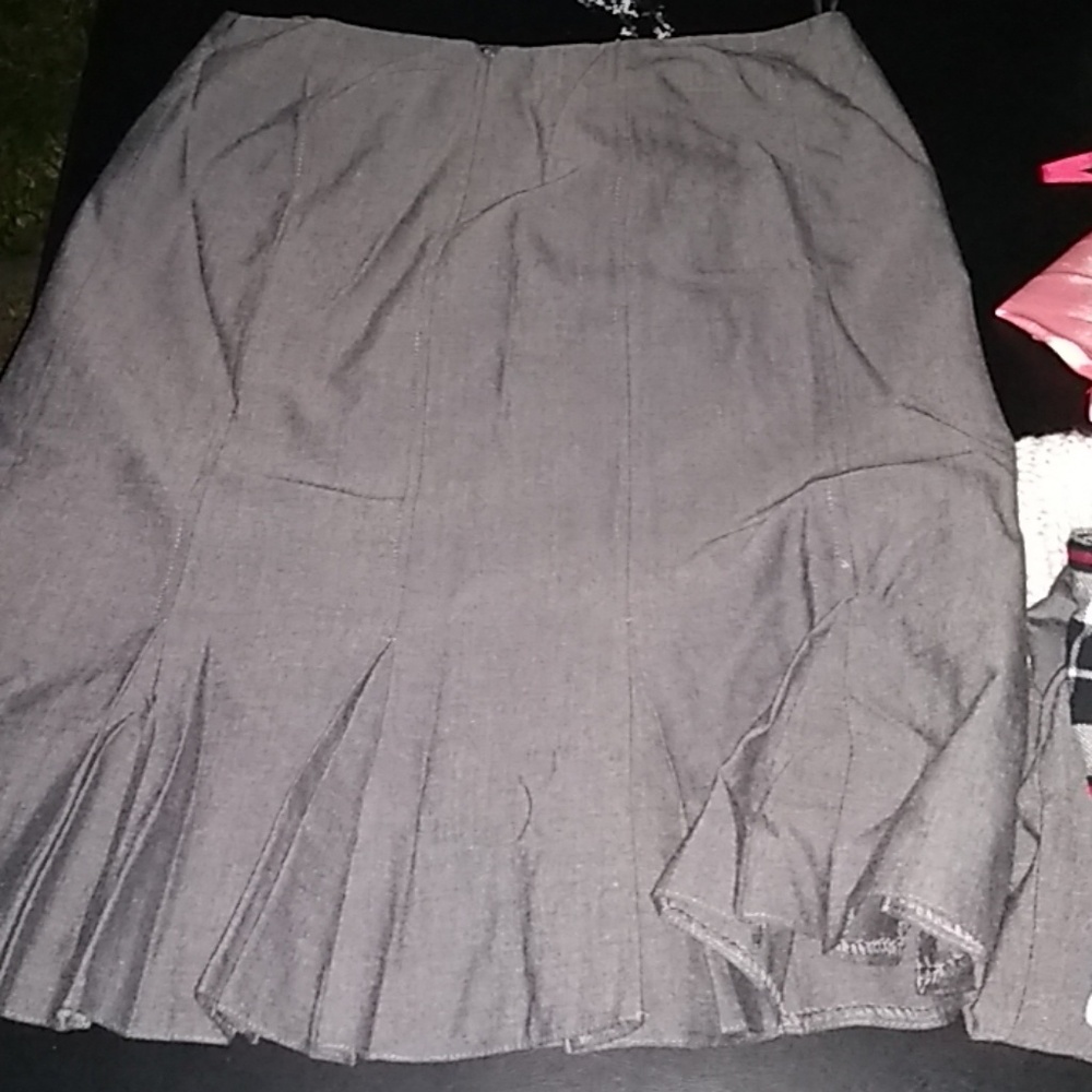 Woman skirt suit